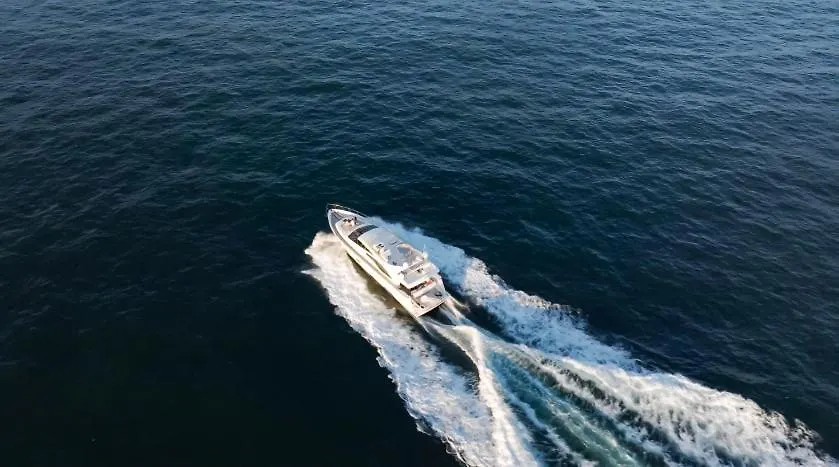 Jumpy Luxury Yacht Hotel Naples Botel